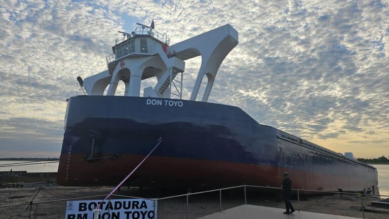 Don Toyo: el buque fluvial más grande del Paraguay