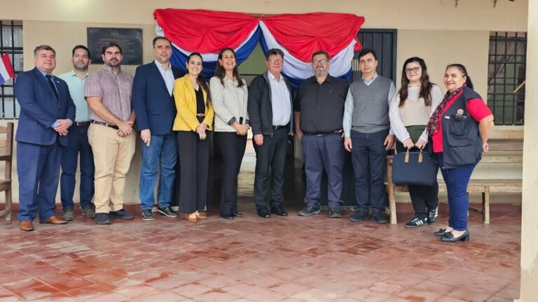 La UIP y representantes del sector gráfico visitaron la UPIE para impulsar alianzas con impacto social
