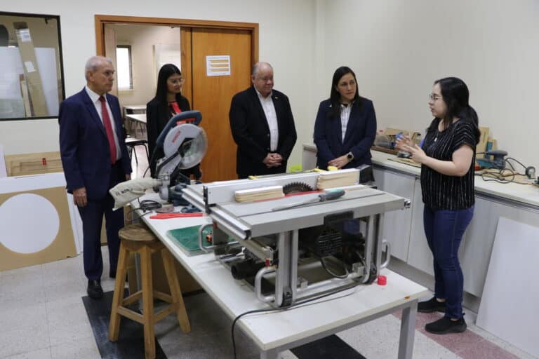 Karen Rosales, de la OIT, visitó el LABii y destacó el modelo de articulación liderado por la UIP