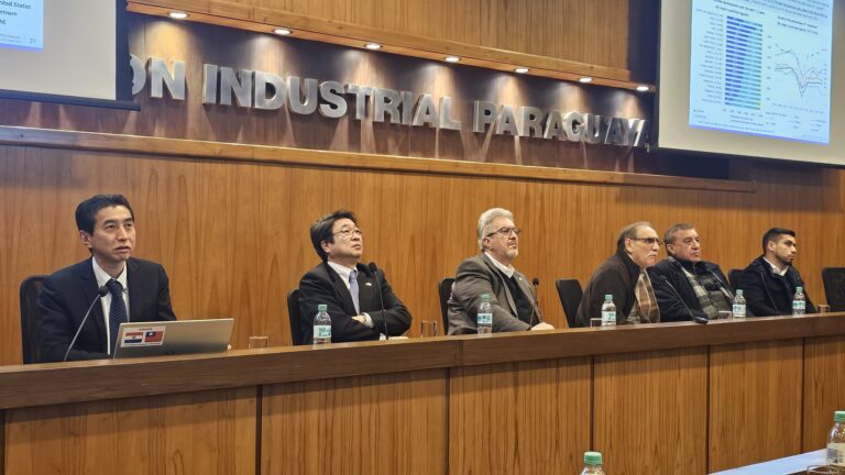 Japón y Paraguay analizan ampliar la cooperación económica y el flujo de inversiones