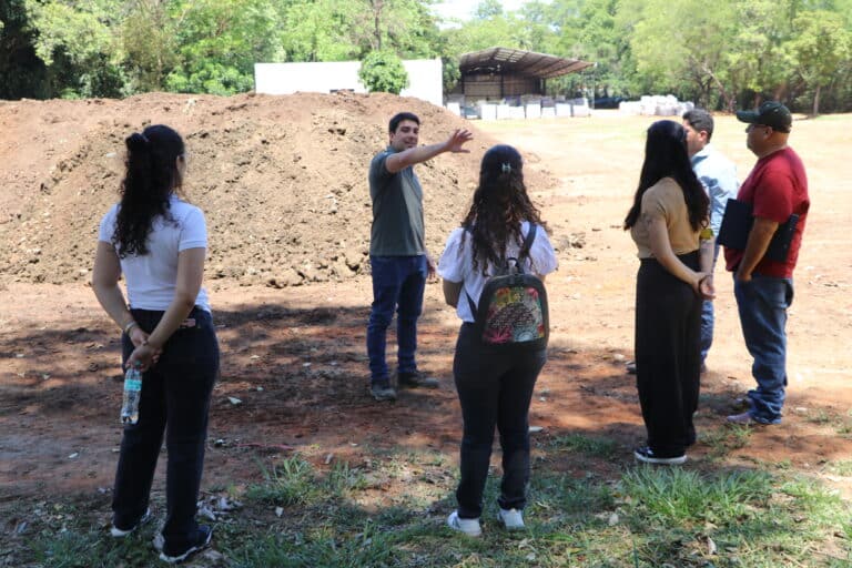 Mipymes de Emprende Verde realizaron una visita técnica a empresas referentes en compostaje y gestión de suelos